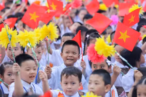 Năm học 2020 – 2021 sẽ là lần đầu tiên nhiều học sinh dự lễ khai giảng bằng hình thức đặc biệt để phòng, chống dịch. Ảnh minh họa