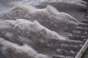 Đập Tam Hiệp xả nước ở mức kỷ lục