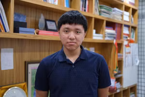 Nguyễn Hoàng Dương - học sinh lớp 11 Trường THPT chuyên Khoa học Tự nhiên. Ảnh: Vân Anh