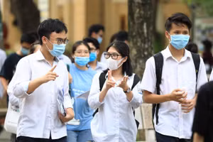 Thí sinh hoàn thành Kỳ thi tốt nghiệp THPT 2020 an toàn, chất lượng. Ảnh: Thế Đại