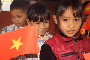 Học sinh tại Gia Lai dự Lễ khai giảng năm học 2019-2020.