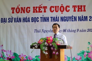 Ông Phạm Quốc Hùng, Phó Vụ trưởng Vụ Thư viện - Bộ Văn hóa, Thể thao và Du lịch phát biểu tại chương trình