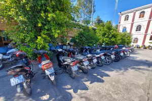 Các phương tiện chuẩn bị đua xe trái phép được Công an quận Bình Thuỷ thu giữ.