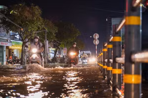 Triều cường ở Cần Thơ vượt mức báo động III.