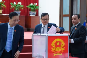 HĐND TP Cần Thơ lấy phiếu tín nhiệm đối với 29 chức danh chủ chốt.