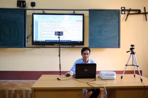 Ngành Giáo dục Cần Thơ tổ chức giảng dạy trực tuyến cho học sinh khối trung học.