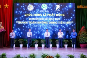 Cần Thơ phát động thanh toán không dùng tiền mặt trong trường đại học, cao đẳng.