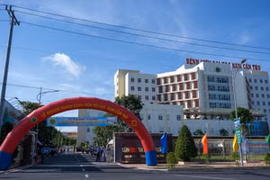 Toàn cảnh Bệnh viện Đại học Nam Cần Thơ.