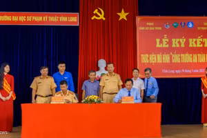 Trường Đại học Sư phạm kỹ thuật Vĩnh Long ký kết cùng công an tỉnh.