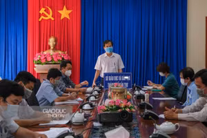 Quang cảnh cuộc họp tổ chức chấm thi bài thi phúc khảo 