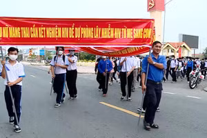 Đoàn viên thanh niên tỉnh Vĩnh Long hưởng ứng Tháng hành động quốc gia phòng chống HIV/AIDS.