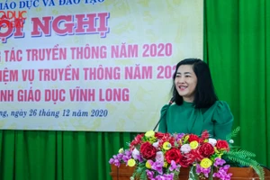 Bà Nguyễn Thị Ngọc Bích, Phó Giám đốc Sở GD&ĐT tỉnh Vĩnh Long phát biểu tại hội nghị.