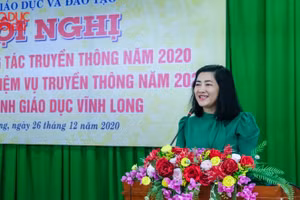 Bà Nguyễn Thị Ngọc Bích, Phó Giám đốc Sở GD&ĐT tỉnh Vĩnh Long phát biểu tại hội nghị.