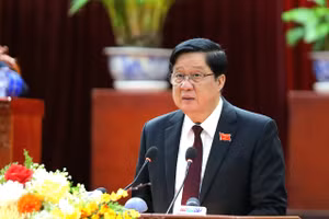 Ông Phạm Văn Hiểu, Chủ tịch HĐND TP Cần Thơ phát biểu tại kỳ họp.