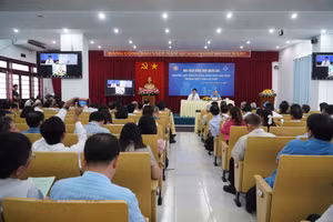 Quang cảnh hội thảo khoa học quốc gia "Nguồn lực đầu tư cho giáo dục đại học trong bối cảnh tự chủ".