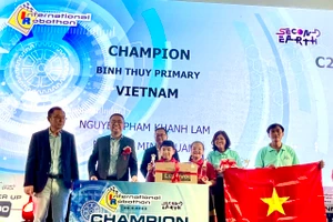 Học sinh Cần Thơ đã xuất sắc đạt giải Vô địch (Champion) tại Cuộc thi Robothon Quốc tế 2023.