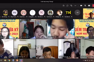 Hình ảnh kiểm tra đánh giá trực tuyến giữa kỳ I của Trường THPT Thốt Nốt, quận Thốt Nốt (TP Cần Thơ).