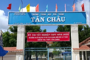 Trường THPT Tân Châu (TX. Tân Châu – An Giang) chủ động lùi thời gian vào học từ năm 2019 – 2020 đến nay