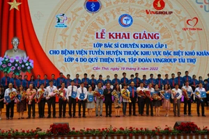 Khai giảng lớp bác sĩ chuyên khoa cấp I thuộc Dự án thí điểm bác sĩ trẻ tình nguyện về vùng khó khăn.