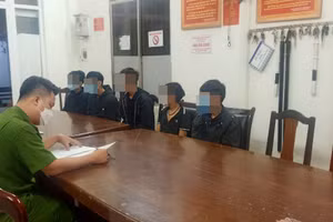 Nhóm thiếu niên tại cơ quan công an. Ảnh: Công an. 