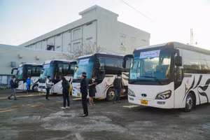 Chuyến xe công đoàn đưa công nhân có hoàn cảnh khó khăn về quê ăn Tết. 