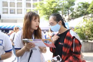 Học sinh được tư vấn kỹ trước khi lựa chọn trường phù hợp. Ảnh tư liệu. 