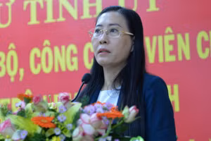 Bà Bùi Thị Quỳnh Vân, Bí thư Tỉnh ủy Quảng Ngãi làm Trưởng Ban chỉ đạo Tỉnh ủy về phòng, chống tham nhũng, tiêu cực tỉnh Quảng Ngãi. 