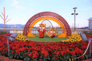 Trang trí đường hoa Xuân Đà Nẵng năm 2022. 