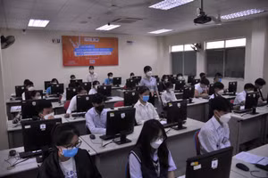 Các thí sinh tham dự vòng loại Cuộc thi Vô địch Tin học văn phòng Thế giới. 