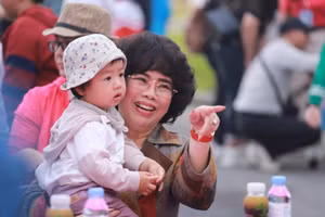 Anh hùng Lao động Thái Hương - Nhà sáng lập Hệ thống Trường TH School. Ảnh: Đình Tuệ.