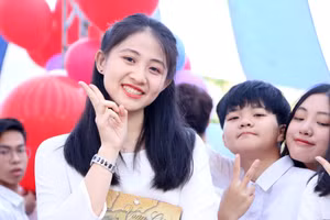 Học sinh lớp 12 của Hà Nội sẽ có kỳ thi thử tốt nghiệp THPT năm 2024 vào ngày 5-6/4 tới đây. Ảnh minh họa: Đình Tuệ.