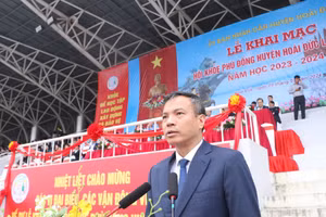 Ông Nguyễn Trung Thuận - Phó Chủ tịch UBND huyện Hoài Đức phát biểu khai mạc Hội khỏe Phù Đổng học sinh phổ thông năm học 2023-2024.