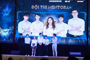 Các em sinh viên cùng thể hiện tài năng, tư duy sáng tạo của mình tại sân chơi bổ ích này.