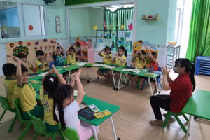 Bộ chuẩn phát triển trẻ em 5 tuổi giúp các bé phát triển toàn diện.