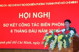 Đại tá Trần Thanh Đức, Chỉ huy trưởng bộ đội Biên phòng TPHCM phát biểu tại hội nghị.
