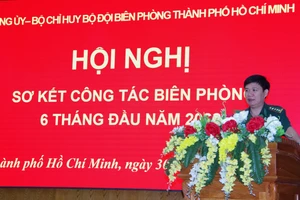 Đại tá Trần Thanh Đức, Chỉ huy trưởng bộ đội Biên phòng TPHCM phát biểu tại hội nghị.