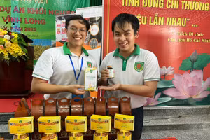 Nhóm sinh viên TTU và sản phẩm Dự án bào chế Nano cordycepin từ nấm dược liệu đông trùng hạ thảo hỗ trợ điều trị bệnh nhân Covid-19.