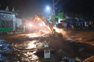 Phương tiện máy móc được huy động để khắc phục hậu quả trên tuyến Quốc lộ 7A