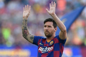 Messi xem ra khá hài lòng với phương án 3 năm thi đấu tại Anh, 2 năm sang Mỹ.