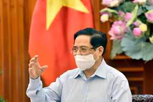 Thủ tướng Phạm Minh Chính phát biểu kết luận cuộc làm việc với Bộ Y tế sáng 15/5. - Ảnh: VGP