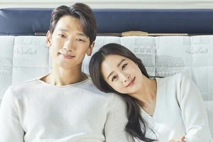 Khoảnh khắc đời thường ngọt lịm của Bi Rain và Kim Tae Hee 