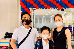 Dàn sao Việt nô nức đưa con đến trường sau hơn 9 tháng học trực tuyến