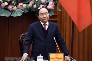 Thủ tướng Nguyễn Xuân Phúc chủ trì họp Thường trực Chính phủ về vắcxin COVID-19. (Ảnh: Thống Nhất/TTXVN)