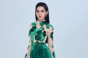 Đỗ Thị Hà tung loạt ảnh áo dài dự thi Miss World 2021 lấy ý tưởng từ rau má