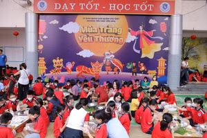 Ấn tượng với 'mùa trăng yêu thương' của học sinh Tiểu học Yên Hòa