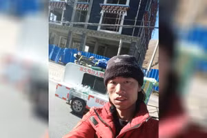 Zhao Fanchao chụp ảnh tự sướng trên đường đi qua tỉnh Tứ Xuyên vào tháng 11/2020.