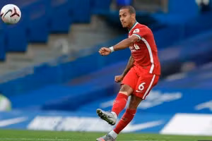 Thiago Alcantara mắc Covid-19.