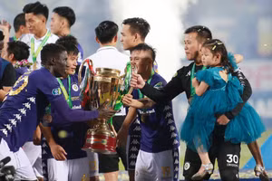 Bùng nổ cảm xúc Hà Nội FC ngược dòng đoạt cúp Quốc gia