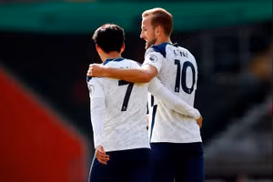 Màn trình diễn lịch sử của Kane và Son.