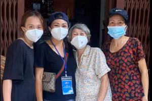 Phương Thanh đáp trả gay gắt khi mẹ và con gái bị tung tin qua đời